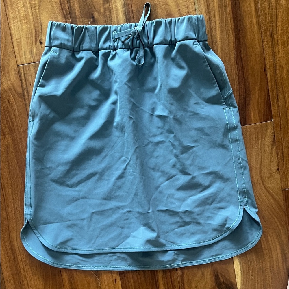 lululemon athletica On the Fly Gray-Green Drawstring Skirt